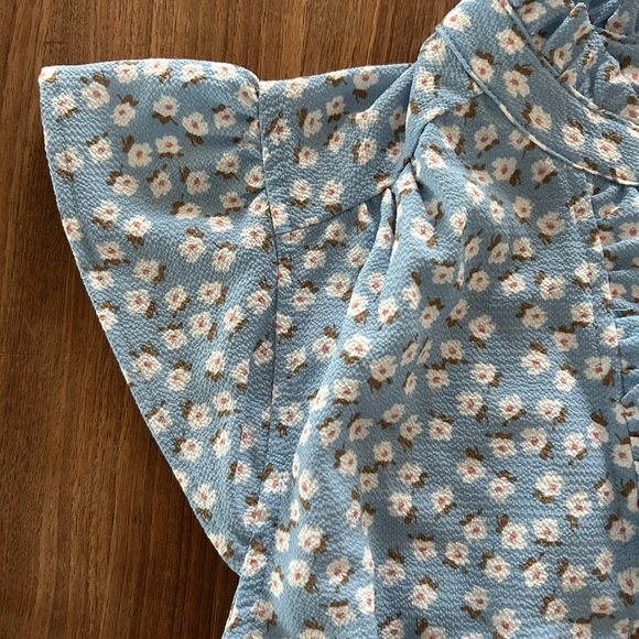 Monteau Blue and White Floral Blouse - NWT - Picture 3 of 6